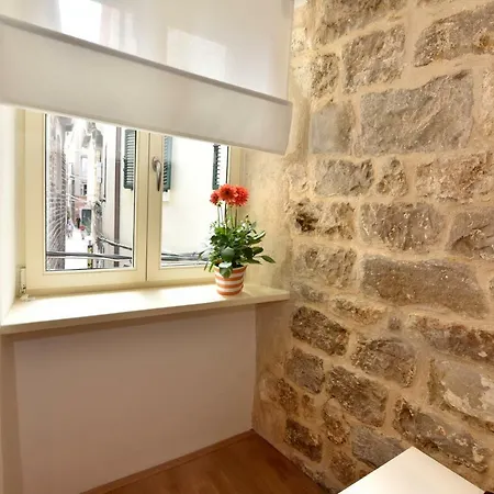 Apartment Dream Split